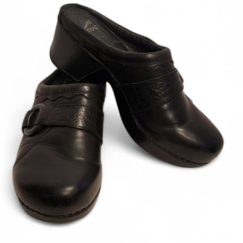 Dansco Hattie Leather Open Back Clogs In Black Size 9